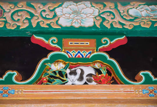 The Sleeping Cat carving