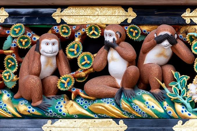 The Three Wise Monkeys carving